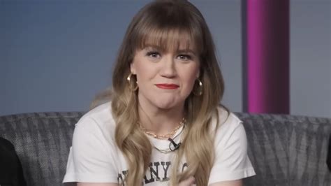 has kelly clarkson ever been nude|Kelly Clarkson admits she loves being naked after unveiling